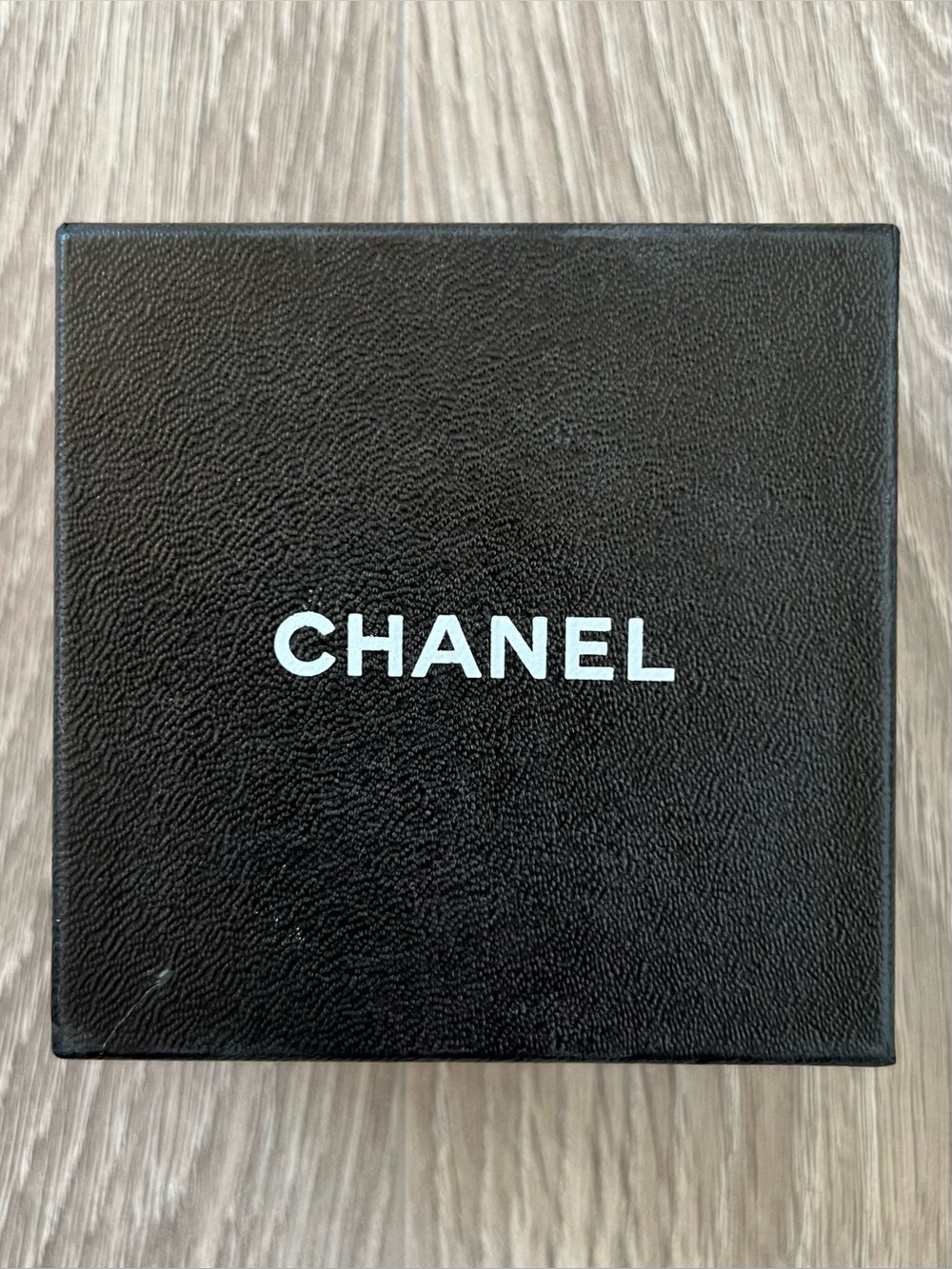 Chanel Box (BB382)